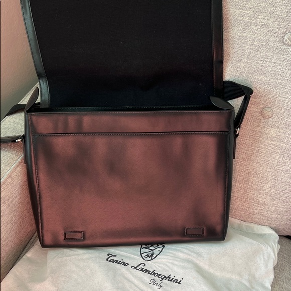 Lamborghini Sleek Black Messenger Bag - Picture 4 of 13